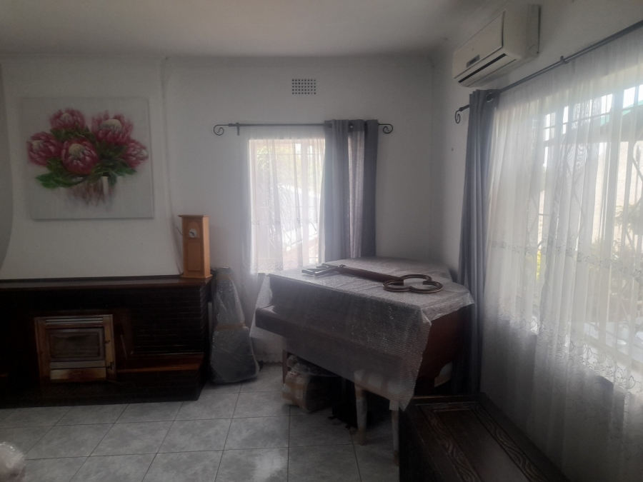 3 Bedroom Property for Sale in Linmeyer Gauteng