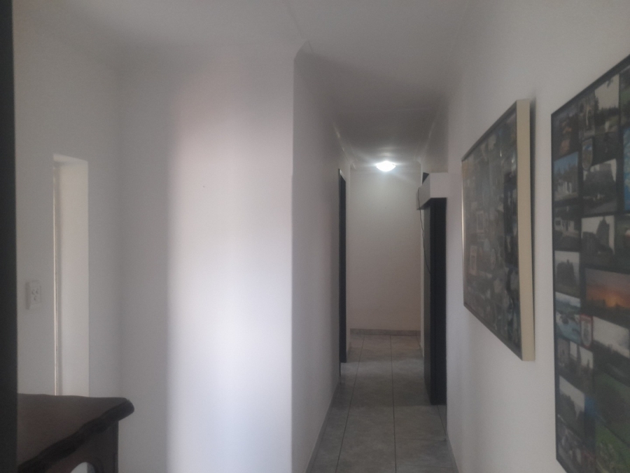3 Bedroom Property for Sale in Linmeyer Gauteng