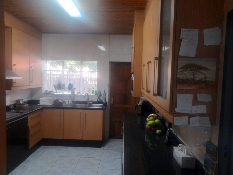 3 Bedroom Property for Sale in Linmeyer Gauteng