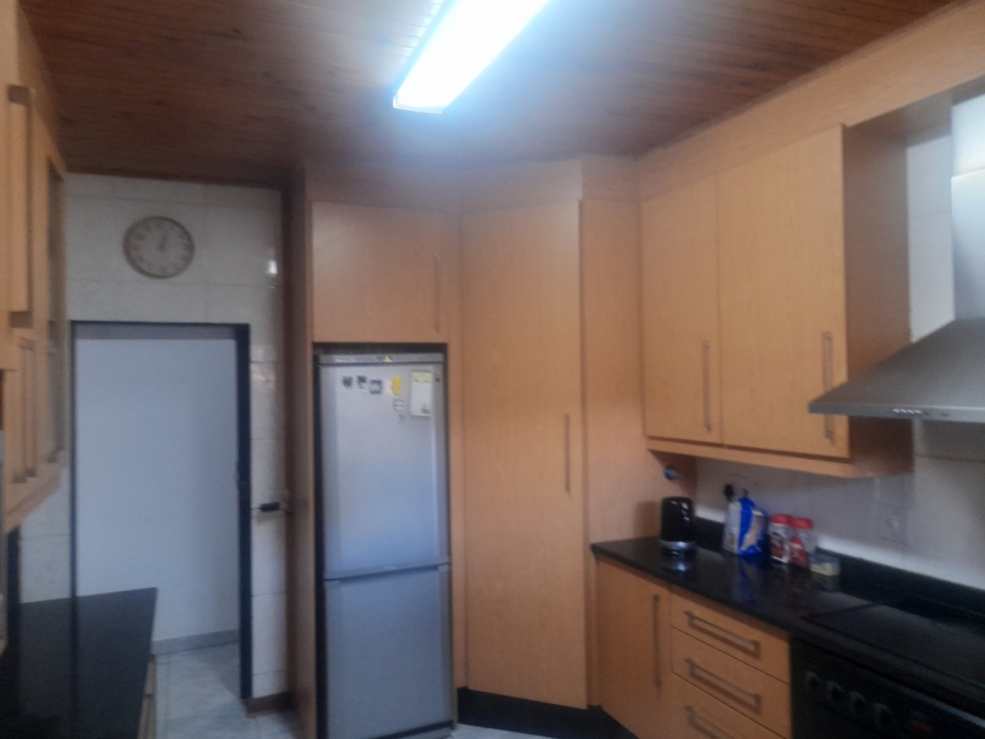 3 Bedroom Property for Sale in Linmeyer Gauteng