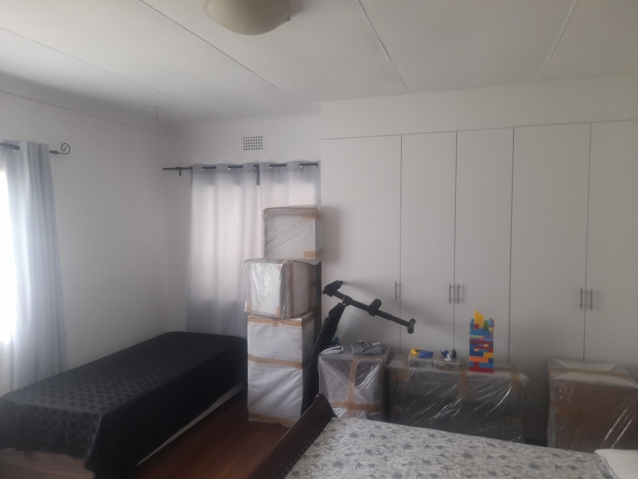 3 Bedroom Property for Sale in Linmeyer Gauteng