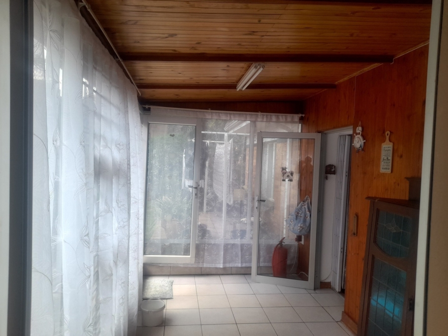 3 Bedroom Property for Sale in Linmeyer Gauteng