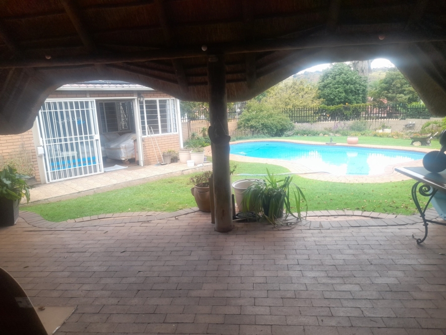 3 Bedroom Property for Sale in Linmeyer Gauteng