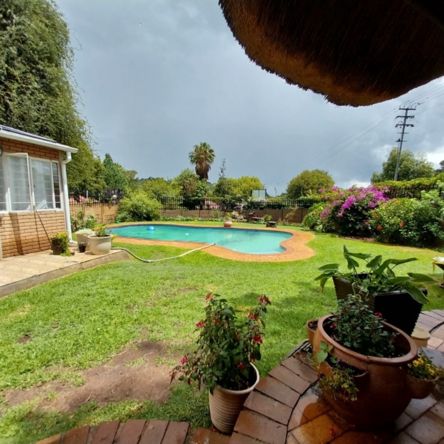 3 Bedroom Property for Sale in Linmeyer Gauteng