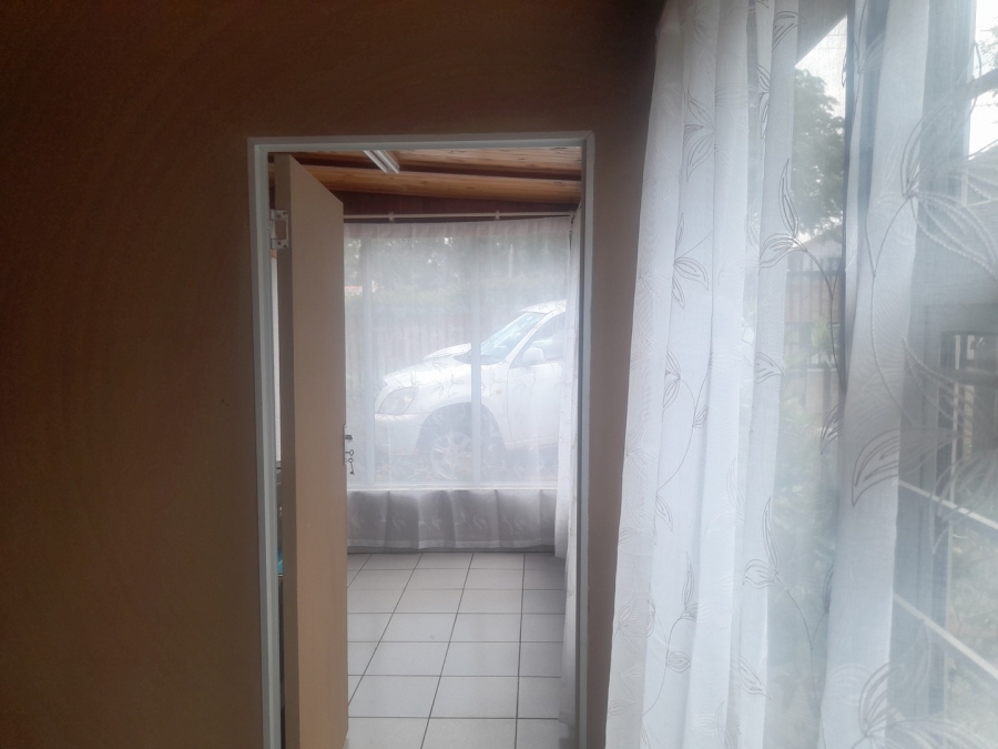 3 Bedroom Property for Sale in Linmeyer Gauteng