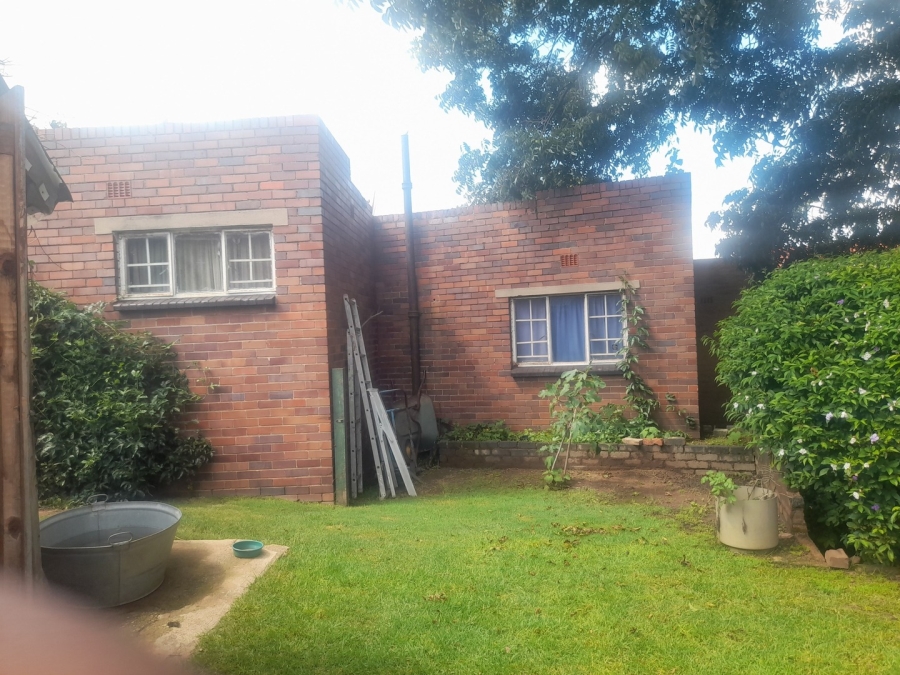 3 Bedroom Property for Sale in Linmeyer Gauteng
