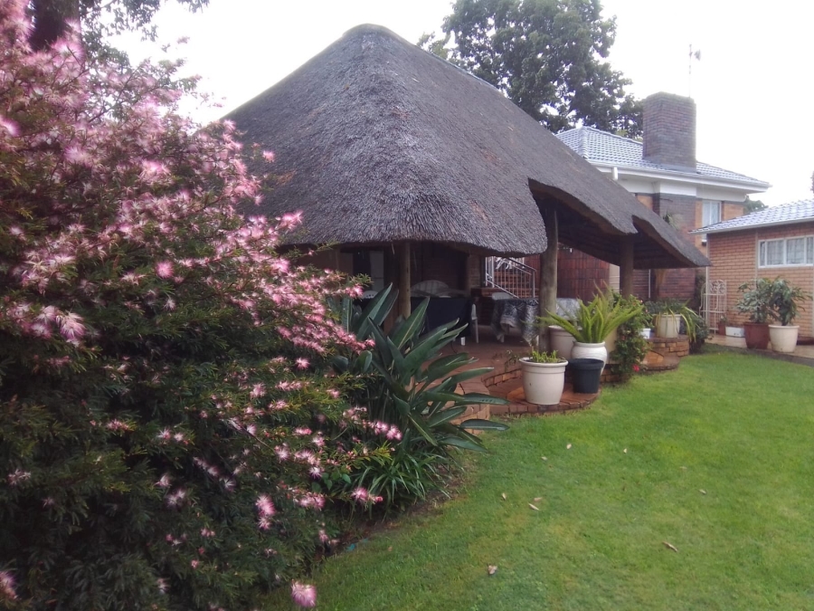 3 Bedroom Property for Sale in Linmeyer Gauteng