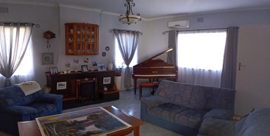3 Bedroom Property for Sale in Linmeyer Gauteng