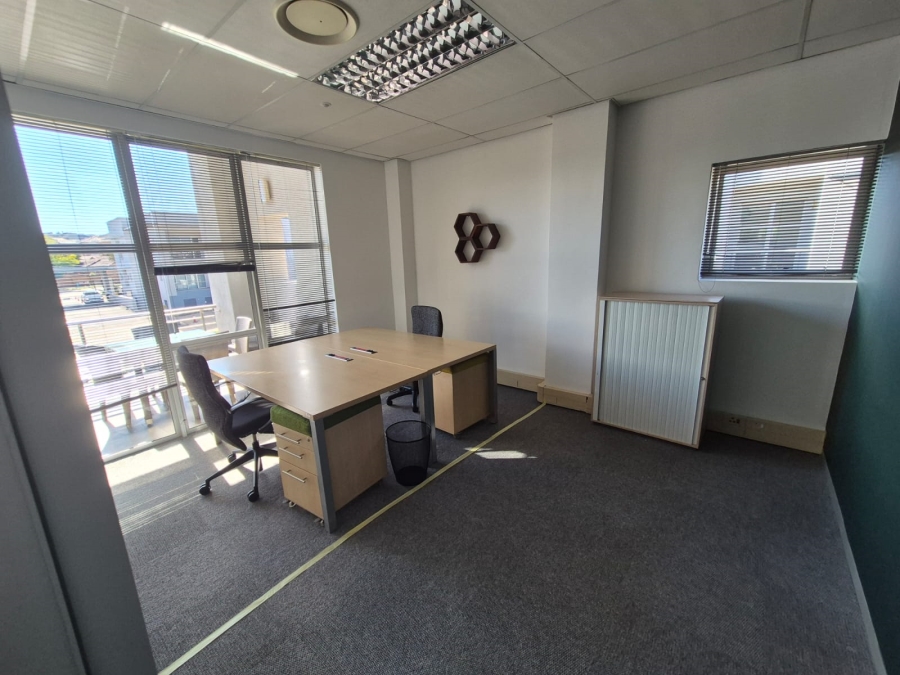 To Let Commercial Property for Rent in Die Hoewes Gauteng