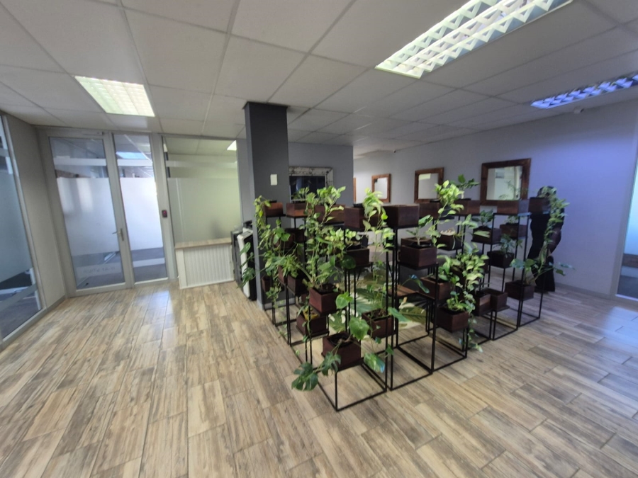 To Let Commercial Property for Rent in Die Hoewes Gauteng