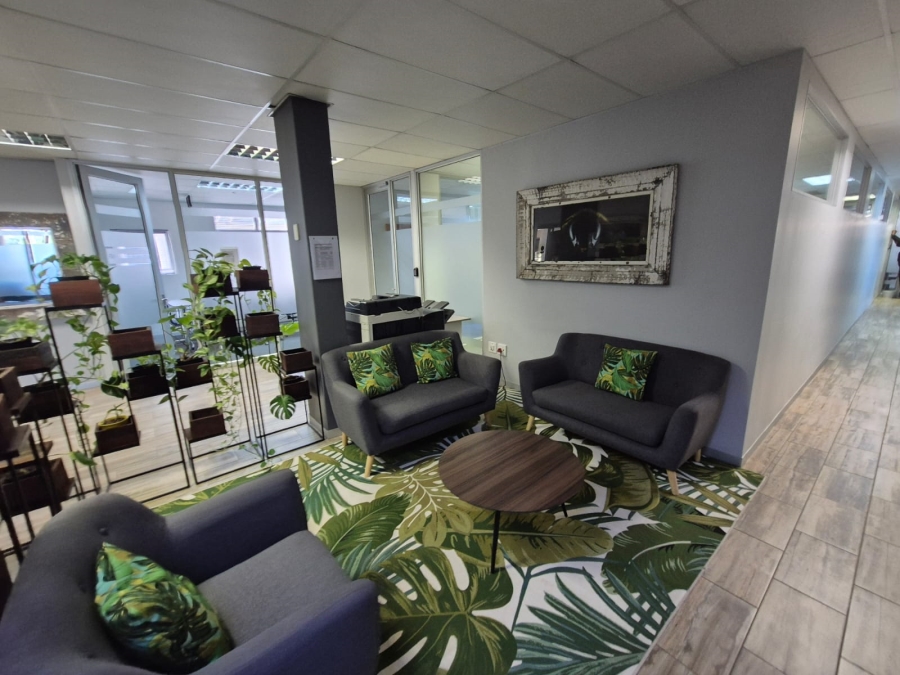 To Let Commercial Property for Rent in Die Hoewes Gauteng