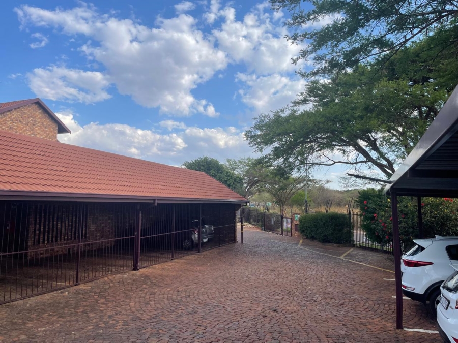 2 Bedroom Property for Sale in Pierre Van Ryneveld Gauteng