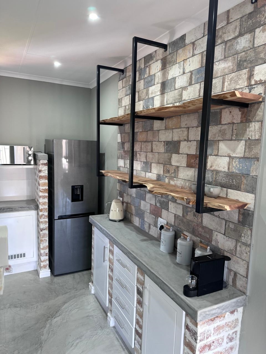 2 Bedroom Property for Sale in Pierre Van Ryneveld Gauteng