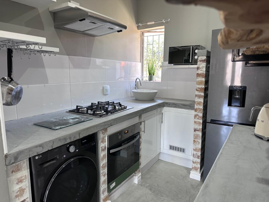 2 Bedroom Property for Sale in Pierre Van Ryneveld Gauteng