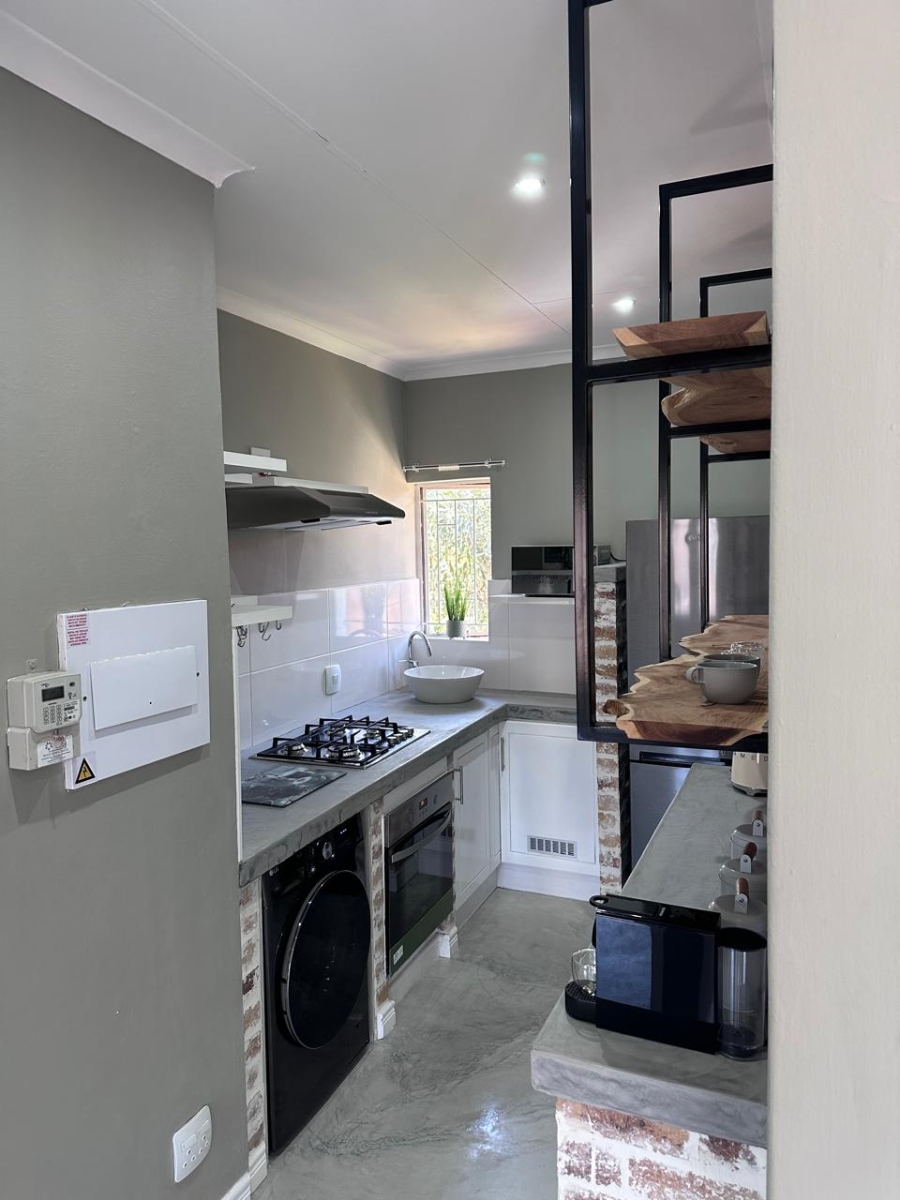 2 Bedroom Property for Sale in Pierre Van Ryneveld Gauteng