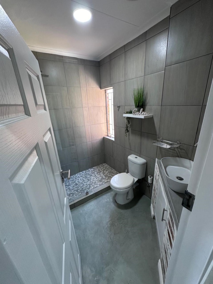 2 Bedroom Property for Sale in Pierre Van Ryneveld Gauteng