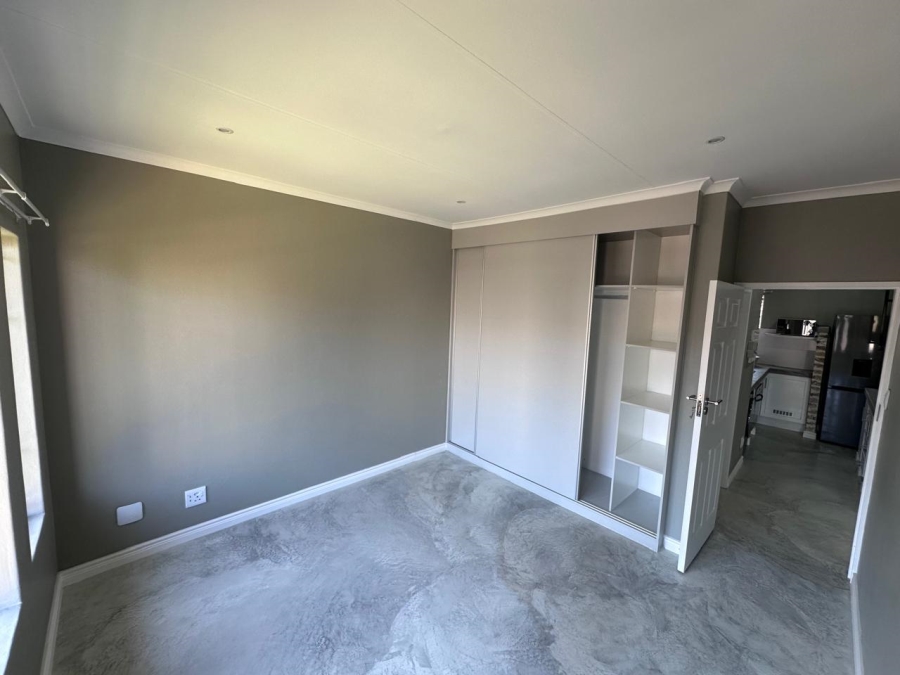 2 Bedroom Property for Sale in Pierre Van Ryneveld Gauteng