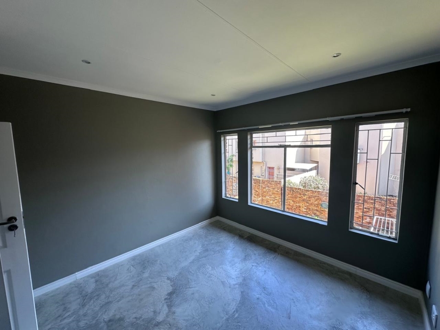 2 Bedroom Property for Sale in Pierre Van Ryneveld Gauteng