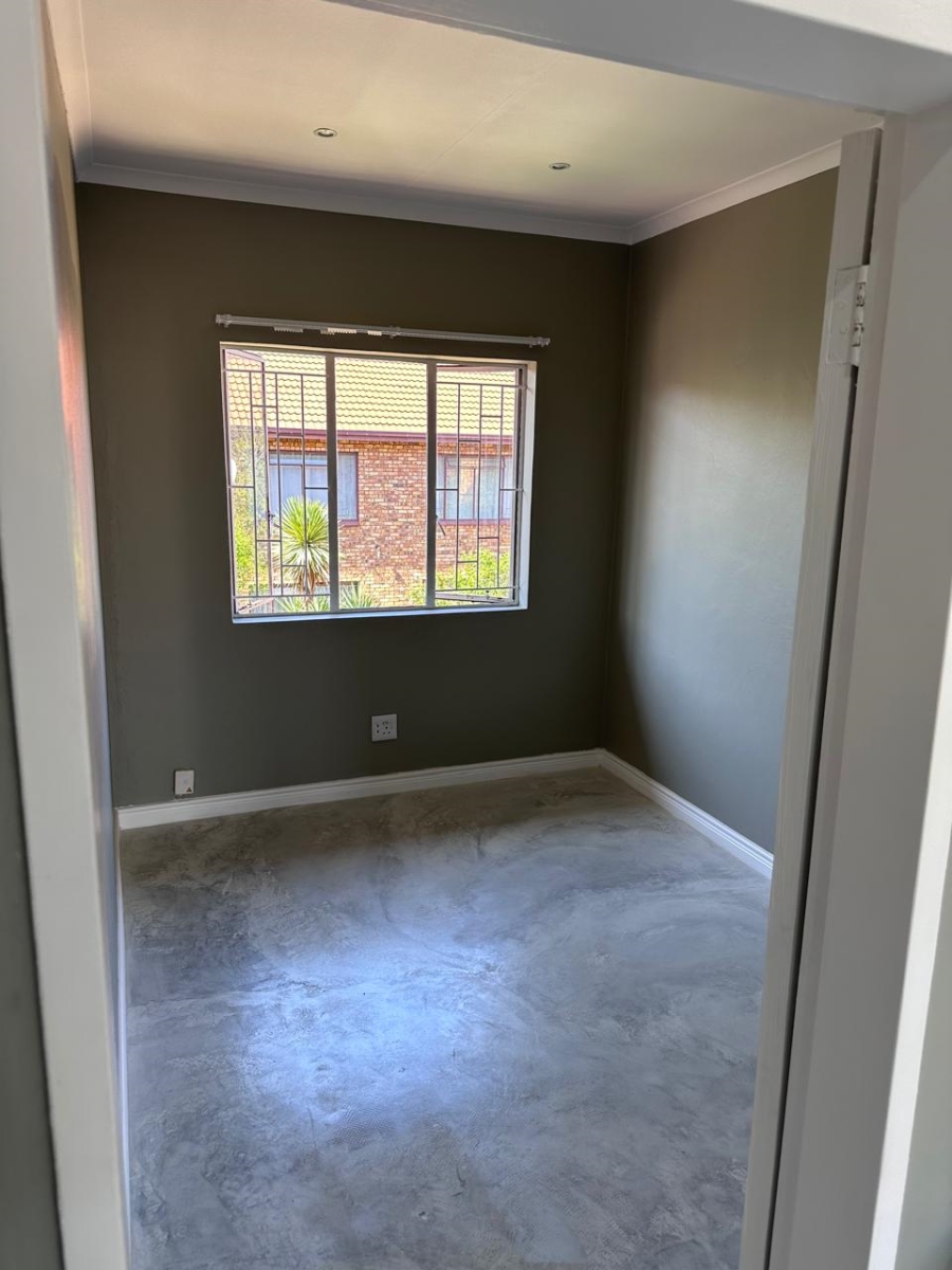2 Bedroom Property for Sale in Pierre Van Ryneveld Gauteng