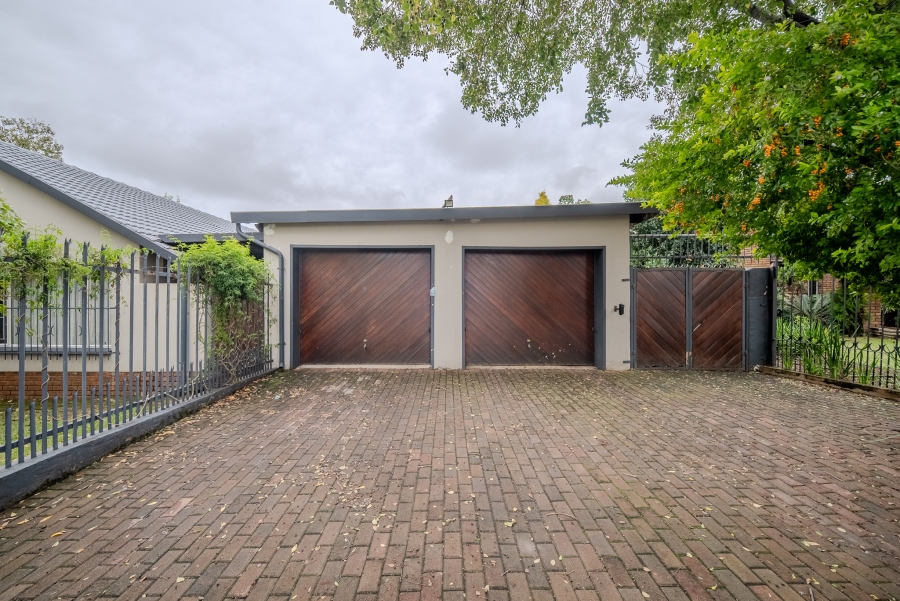3 Bedroom Property for Sale in Garsfontein Gauteng