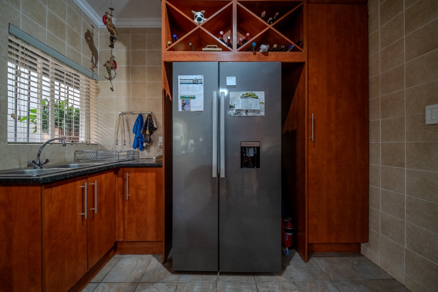 3 Bedroom Property for Sale in Garsfontein Gauteng
