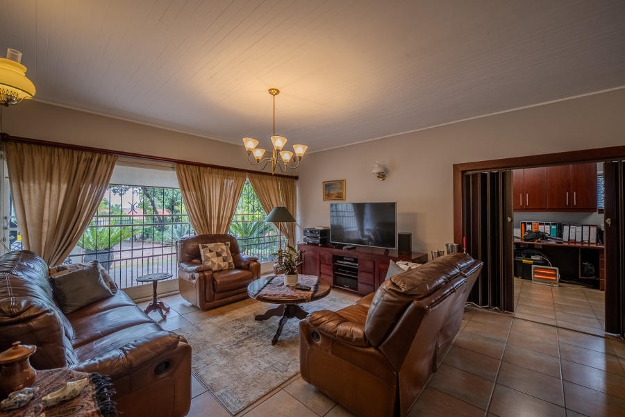 3 Bedroom Property for Sale in Garsfontein Gauteng
