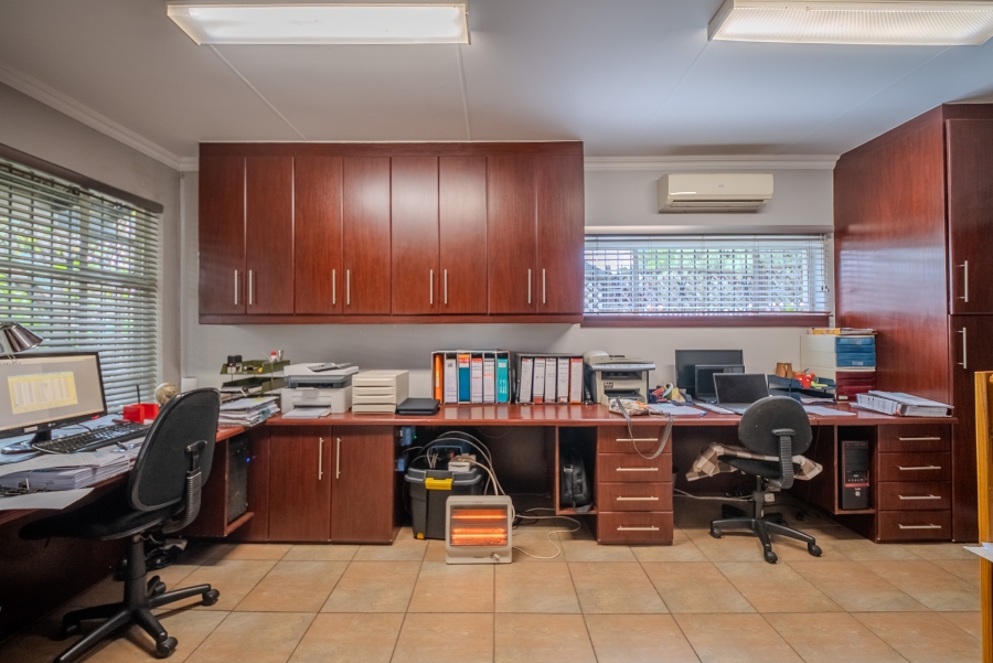 3 Bedroom Property for Sale in Garsfontein Gauteng