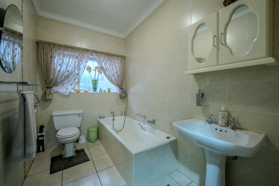 3 Bedroom Property for Sale in Garsfontein Gauteng