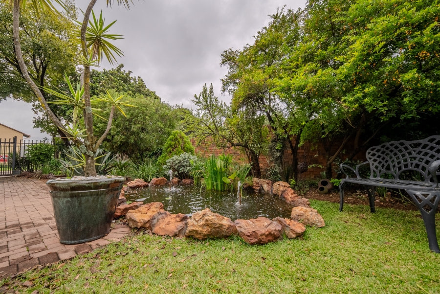 3 Bedroom Property for Sale in Garsfontein Gauteng