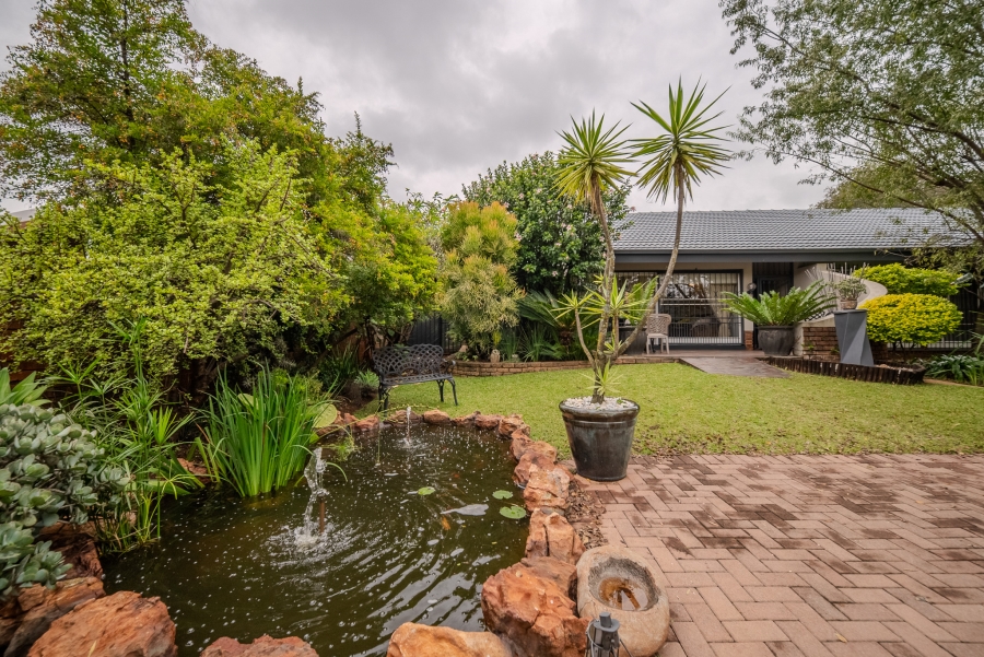 3 Bedroom Property for Sale in Garsfontein Gauteng