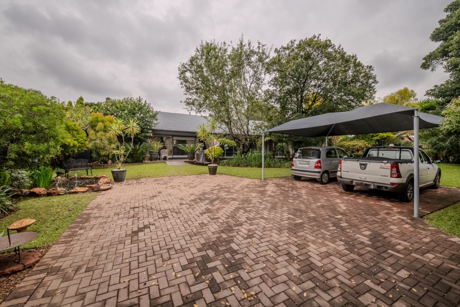 3 Bedroom Property for Sale in Garsfontein Gauteng