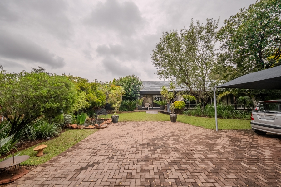 3 Bedroom Property for Sale in Garsfontein Gauteng