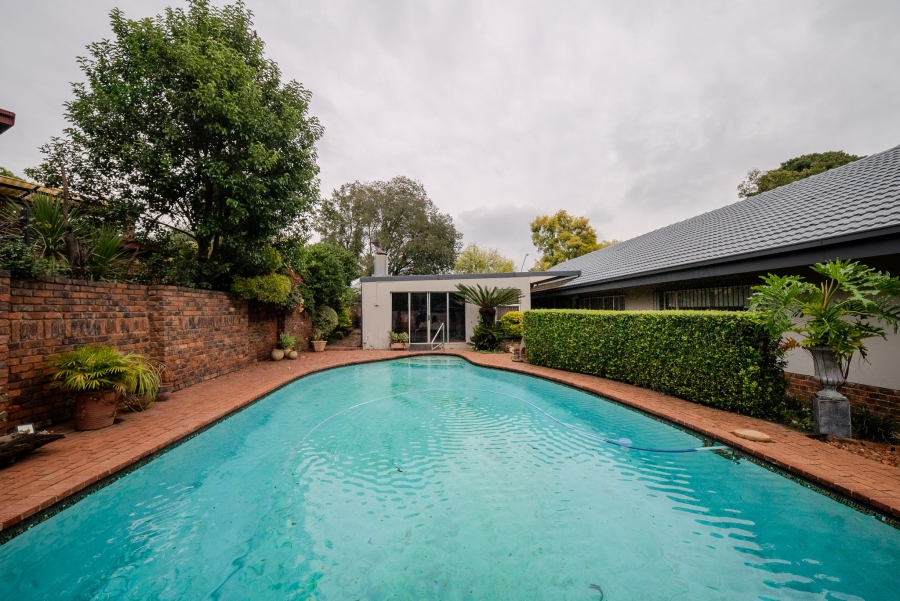3 Bedroom Property for Sale in Garsfontein Gauteng