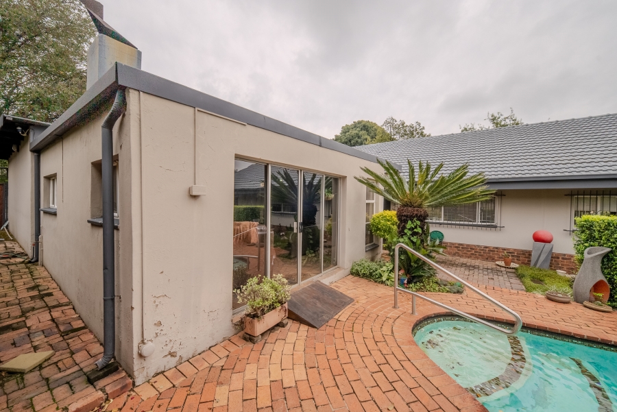 3 Bedroom Property for Sale in Garsfontein Gauteng