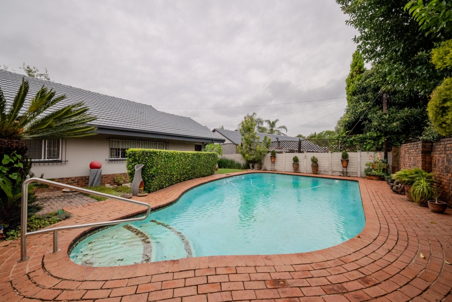 3 Bedroom Property for Sale in Garsfontein Gauteng