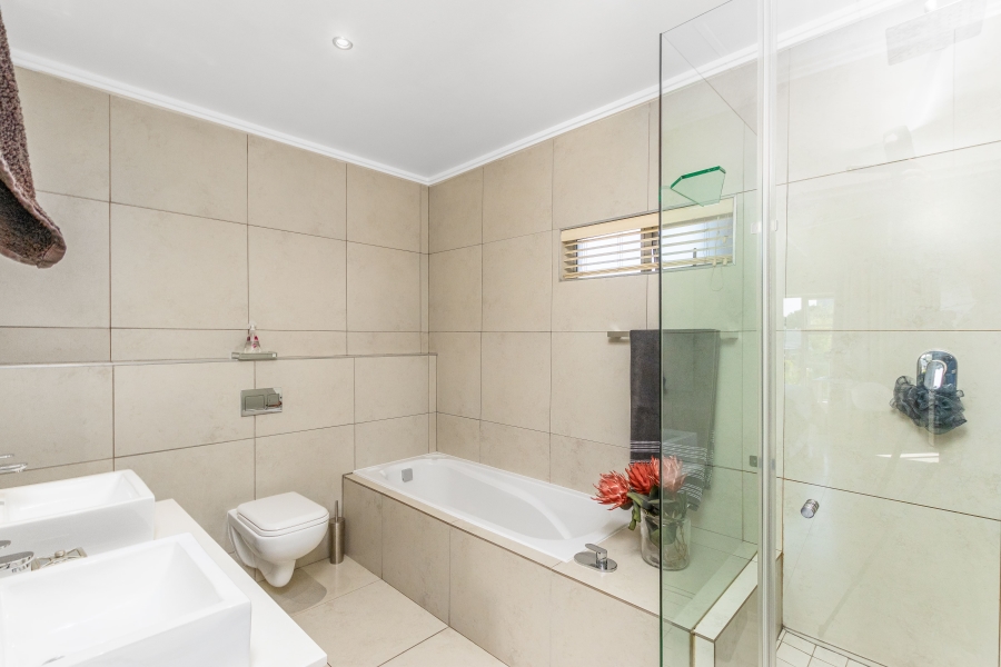2 Bedroom Property for Sale in Atholl Gauteng