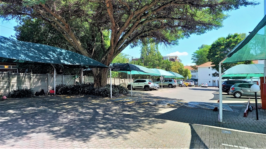 2 Bedroom Property for Sale in Groenkloof Gauteng