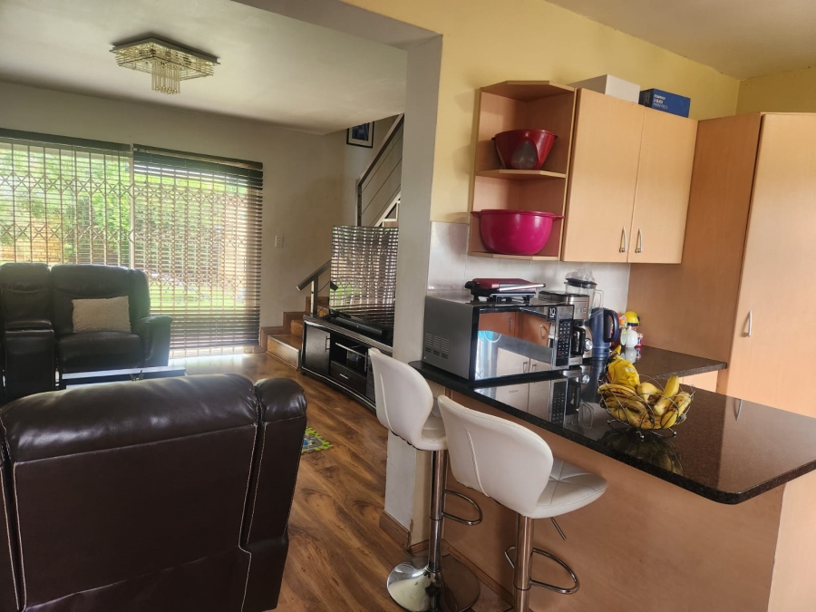 To Let 2 Bedroom Property for Rent in Strubensvallei Gauteng