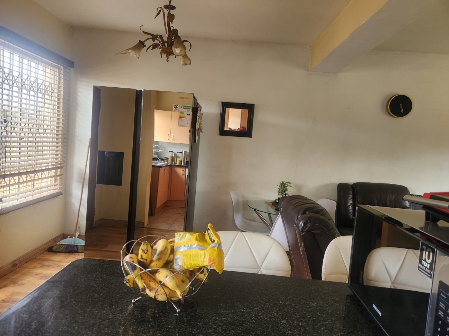 To Let 2 Bedroom Property for Rent in Strubensvallei Gauteng
