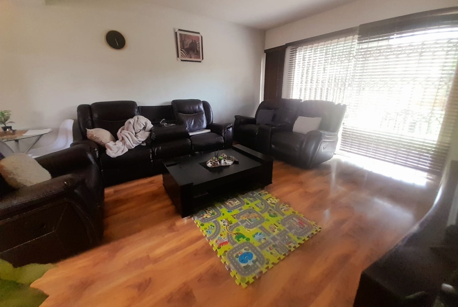 To Let 2 Bedroom Property for Rent in Strubensvallei Gauteng