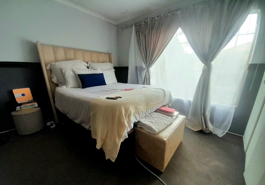 To Let 2 Bedroom Property for Rent in Strubensvallei Gauteng