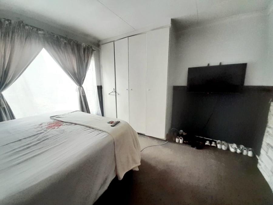 To Let 2 Bedroom Property for Rent in Strubensvallei Gauteng