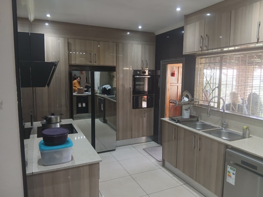 4 Bedroom Property for Sale in Illiondale Gauteng