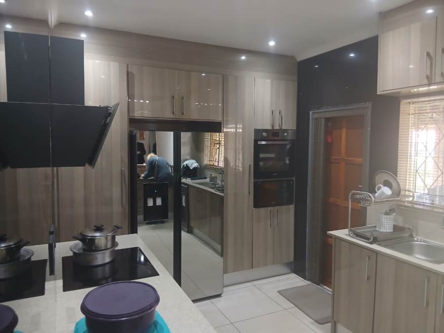 4 Bedroom Property for Sale in Illiondale Gauteng