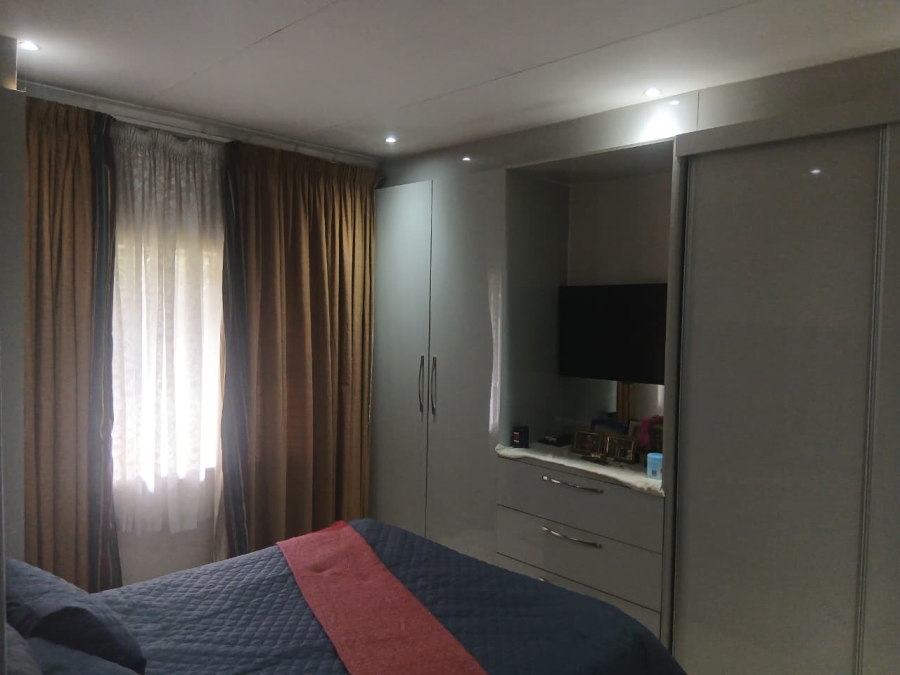 4 Bedroom Property for Sale in Illiondale Gauteng