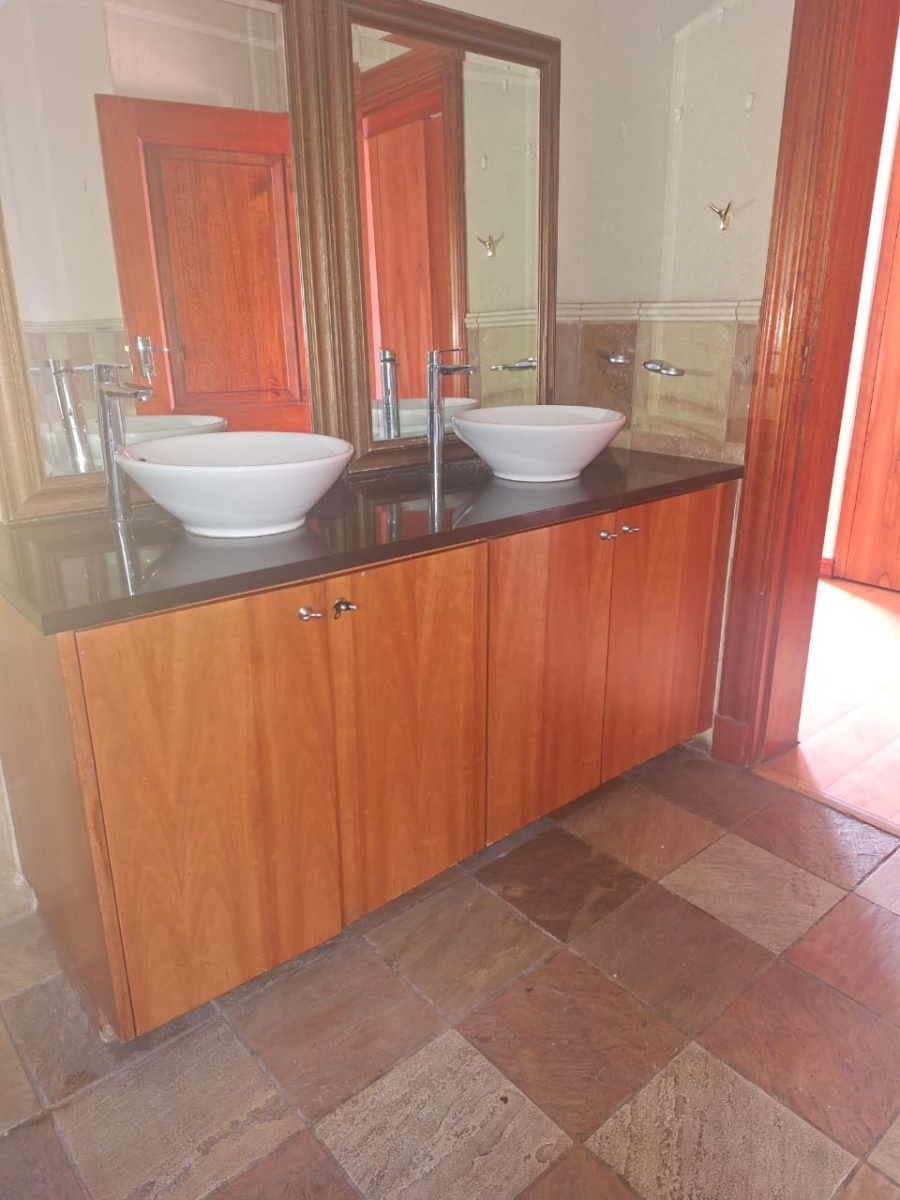 5 Bedroom Property for Sale in Bedfordview Gauteng