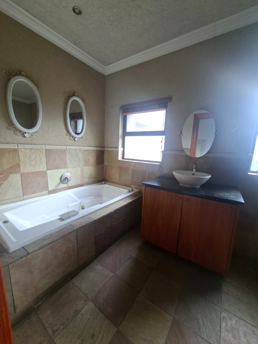 5 Bedroom Property for Sale in Bedfordview Gauteng