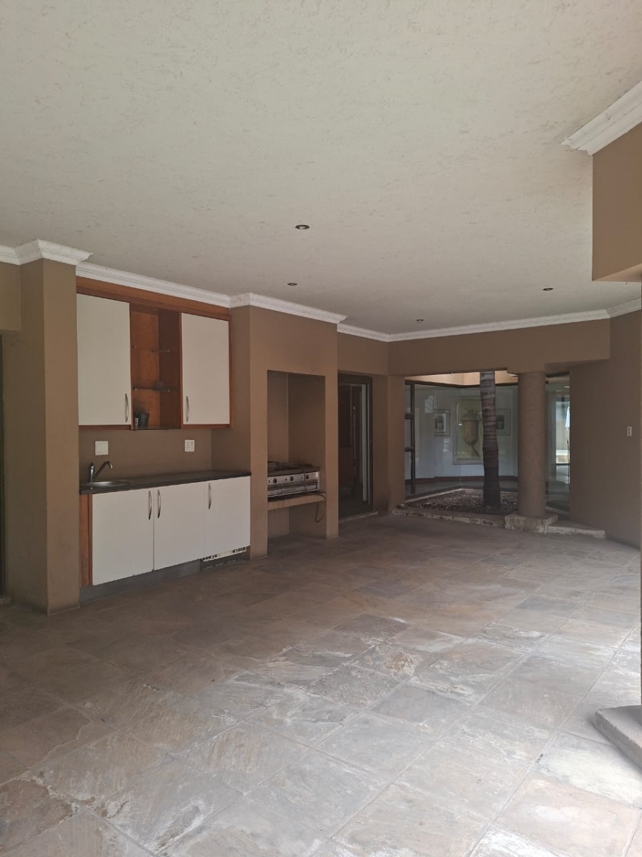 5 Bedroom Property for Sale in Bedfordview Gauteng