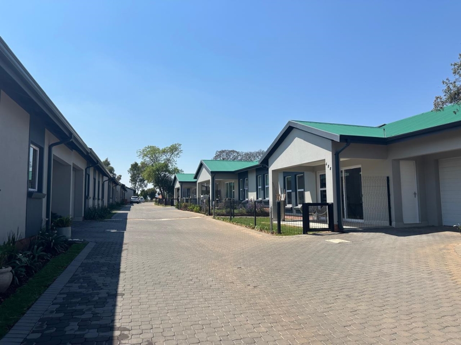 To Let 2 Bedroom Property for Rent in Modderfontein Gauteng