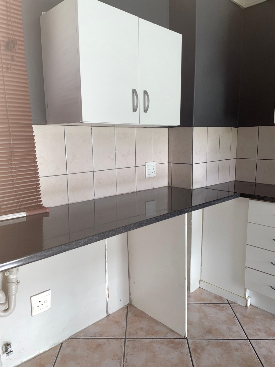 To Let 2 Bedroom Property for Rent in Witfield Gauteng